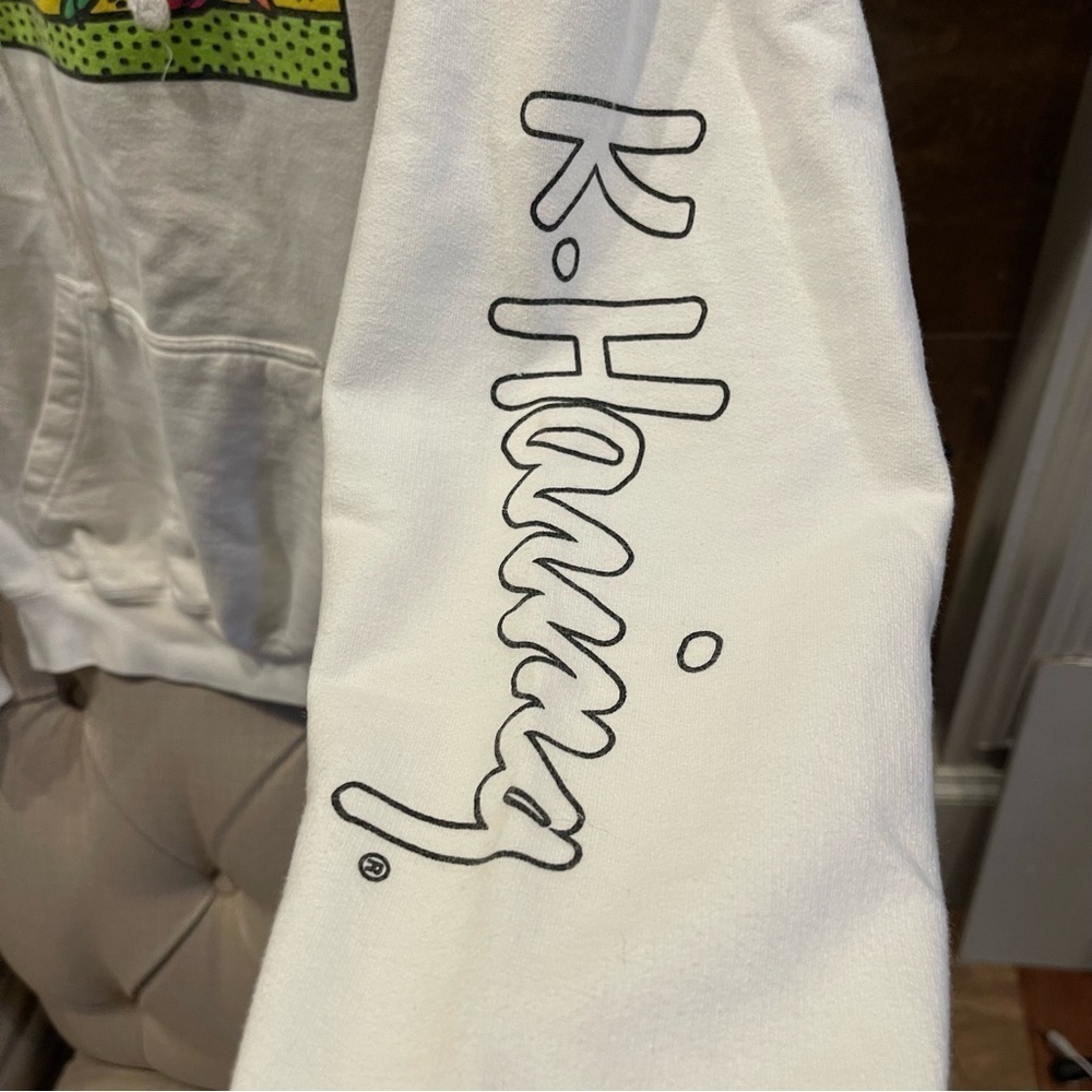O:  Keith Haring Mens Dancing Pop Art Signature White Hoodie Sz S - Picture 6 of 7